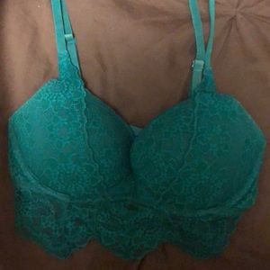 New without tags vs pink bralette